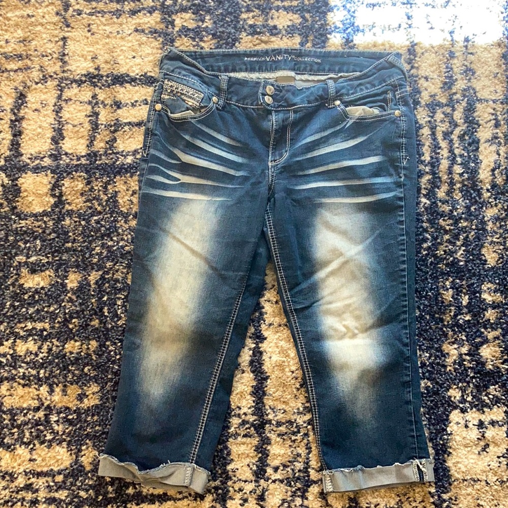 Vanity Blue Jean Capris 31